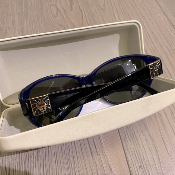 Anne Klein navy sunglasses - Picture 2 of 4